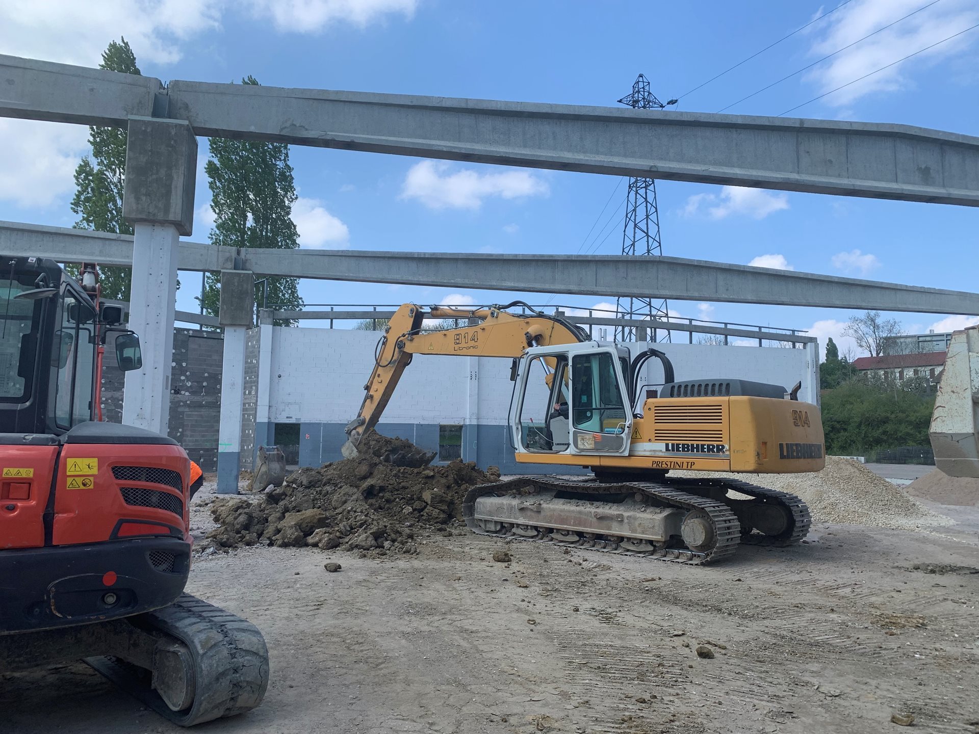 Réhabilitation d'un bâtiment multi-cellules au marché de gros à Vandœuvre-lès-Nancy 